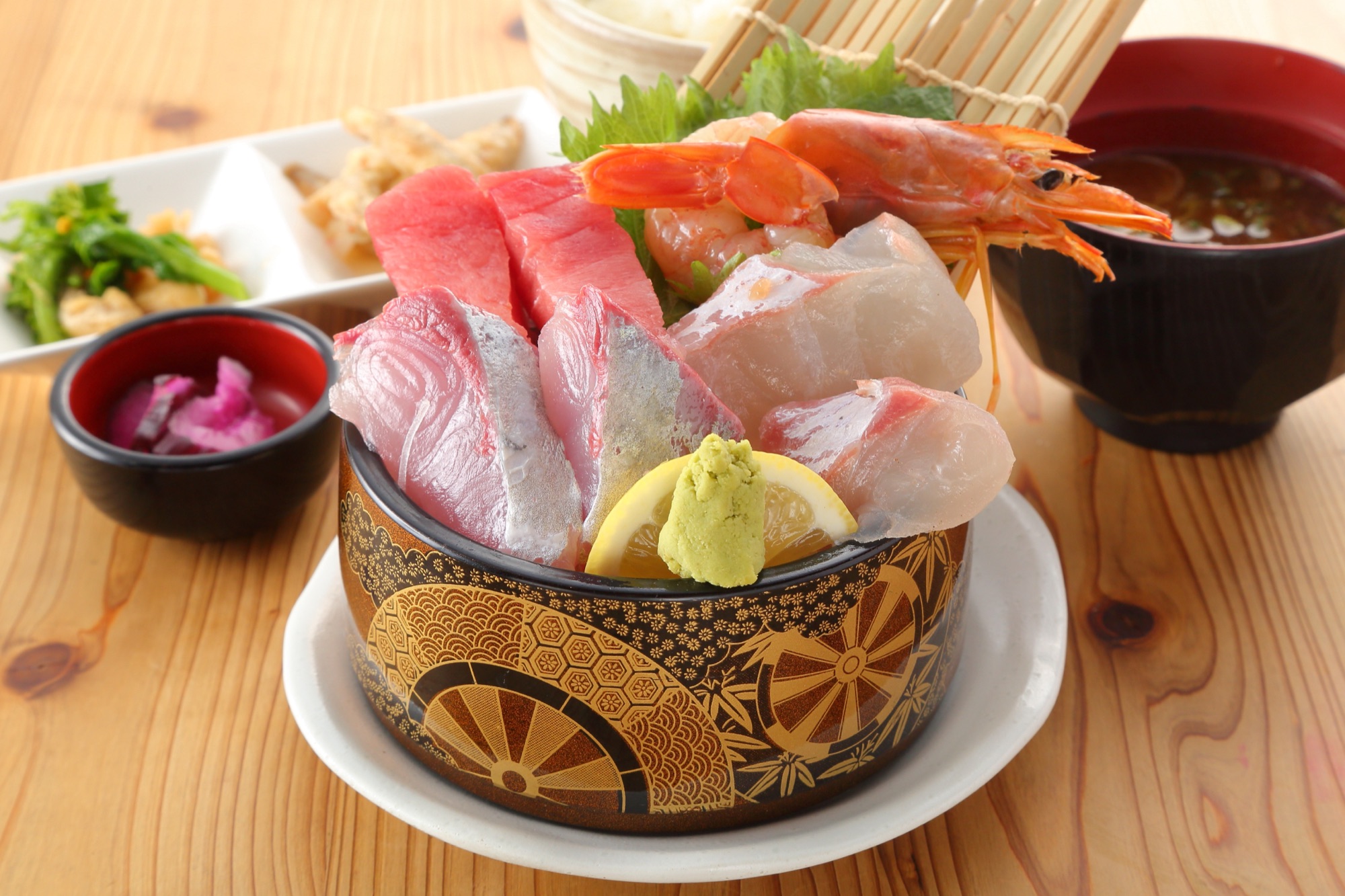 厚切り刺身4種盛り定食 950円 ごはん・味噌汁・小鉢付き